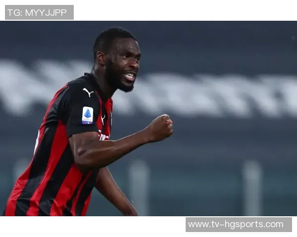 米兰队员莱奥托莫里单独训练普利西奇拉比奥特积极康复中