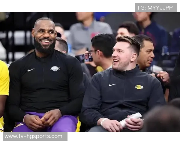 詹姆斯坚持东契奇最后出场引发热议湖记独家揭秘首发阵容介绍背后的故事