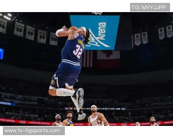 戈登状态火热半场完美表现砍下14分外加3篮板1助攻助力球队奋勇争先