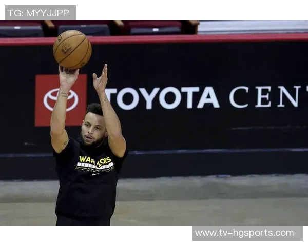 库里强势表现遭遇争议判罚勇士队意外吃到技术犯规